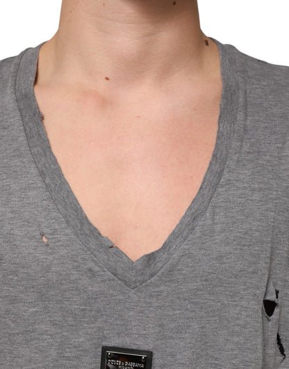 تيشيرت رجالي من دولتشي آند غابانا رمادي من القطن برقعة شعار ممزقة