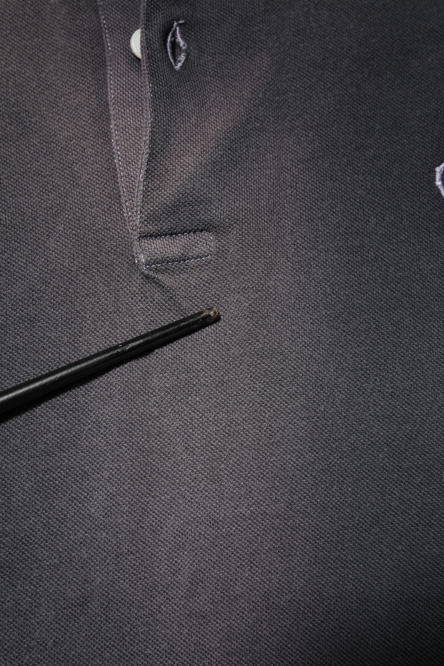 تيشيرت بولو رجالي من دولتشي آند غابانا، رمادي من القطن، بياقة تاج