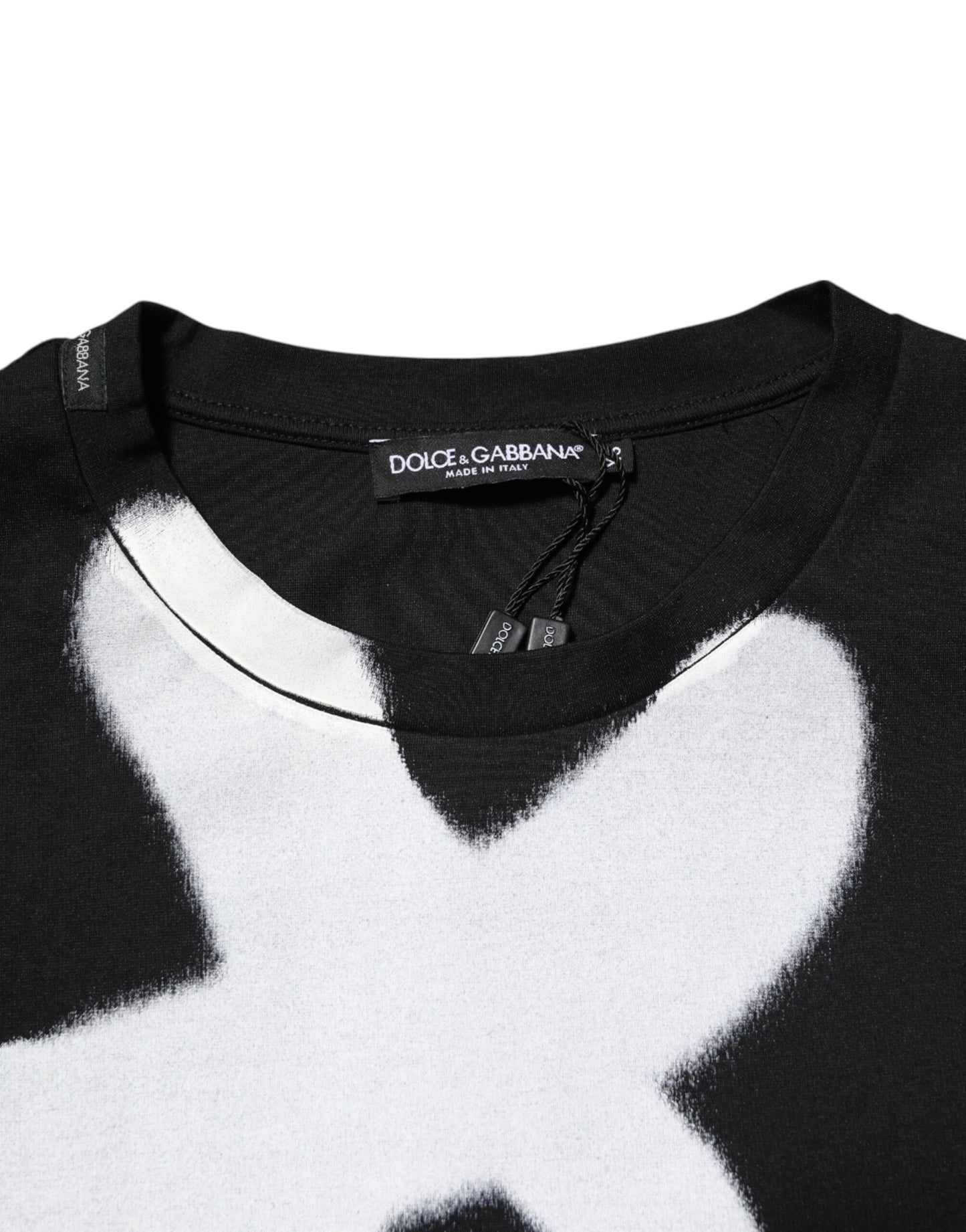 تي شيرت دولتشي آند غابانا أسود من القطن بأكمام قصيرة وشعار DG مطبوع عليه جرافيتي