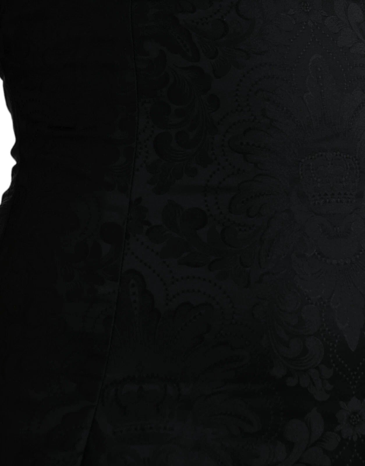 فستان دولتشي آند غابانا قصير أسود بدون أكمام وضيق من الأمام