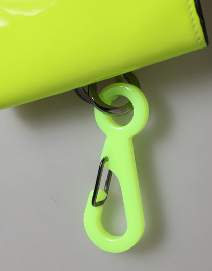 محفظة دولتشي آند غابانا ذات الطيات المزدوجة باللون الأصفر والأخضر وشعار DG وحزام الرقبة