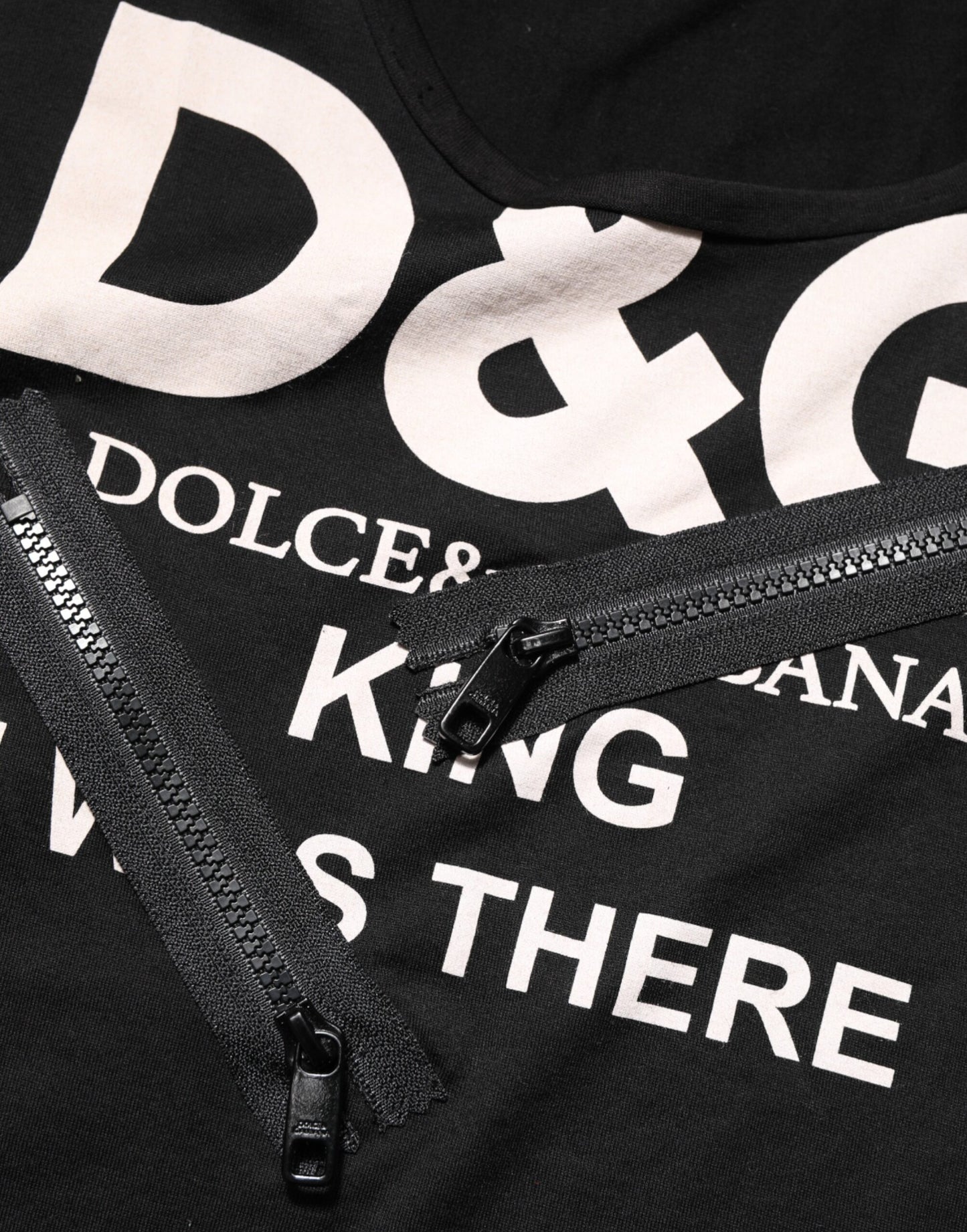 تي شيرت رجالي من دولتشي آند غابانا، أسود من القطن، بدون أكمام، بشعار DG