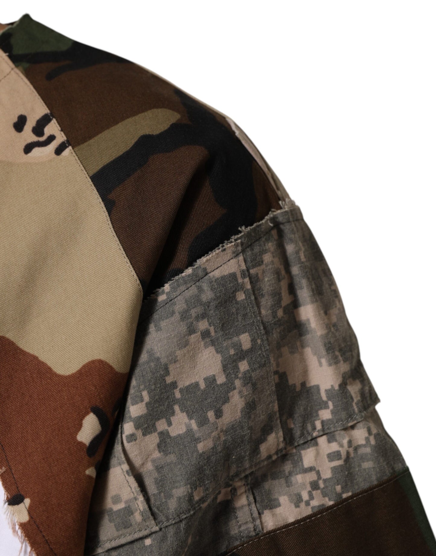 تيشيرت رجالي قطني بنقشة مموهة باللون الأبيض من دولتشي آند غابانا