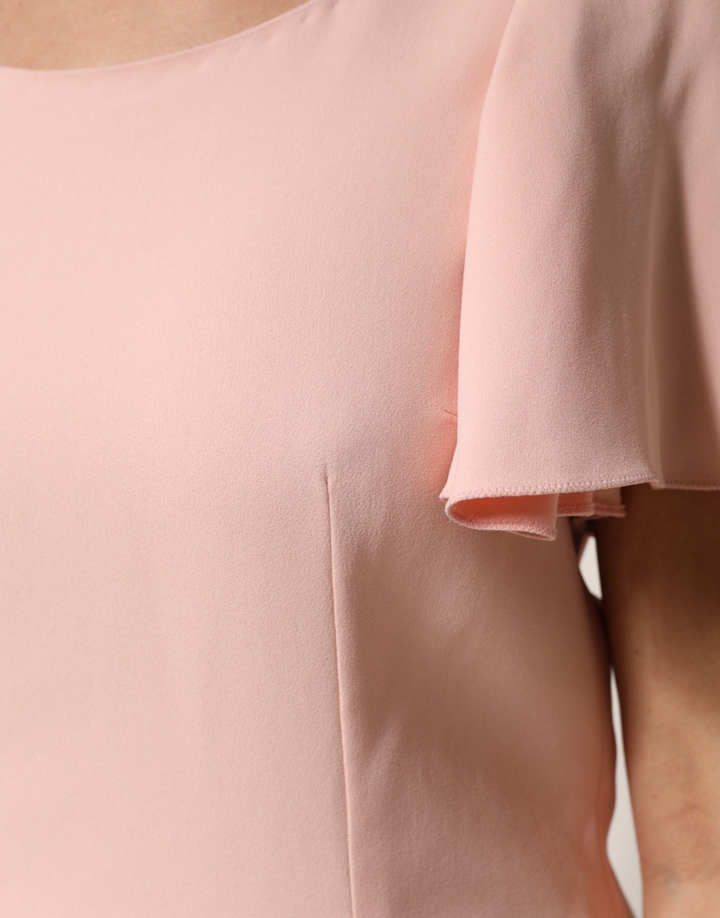 بلوزة دولتشي آند غابانا الوردية بأكمام قصيرة ورقبة مستديرة