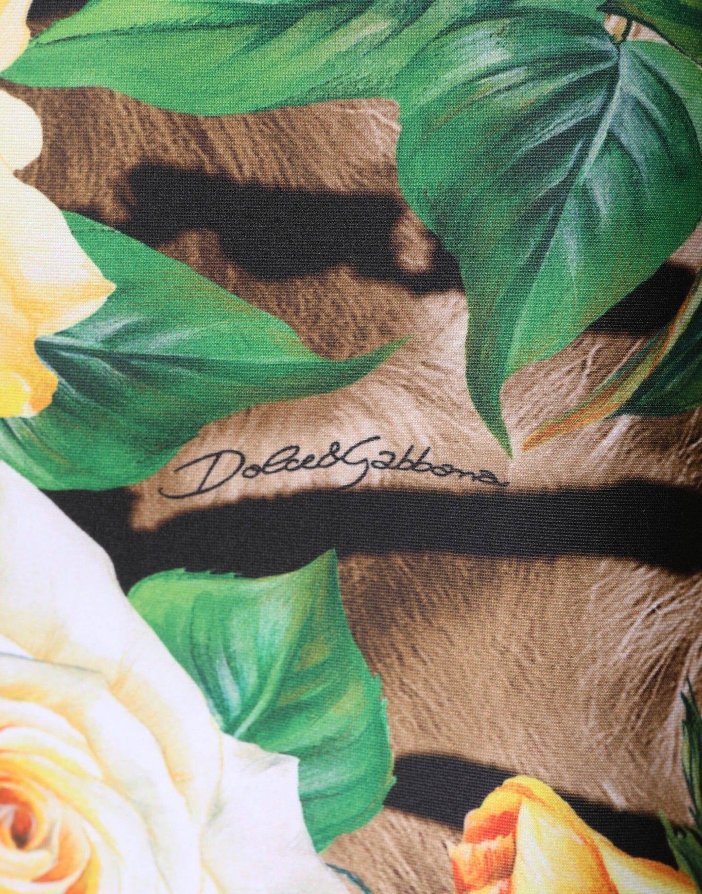 فستان قصير بطبعة زهور متعددة الألوان من دولتشي آند غابانا