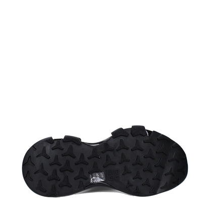 حذاء رياضي منخفض الرقبة من جيفنشي مصنوع من القطن باللون الأسود